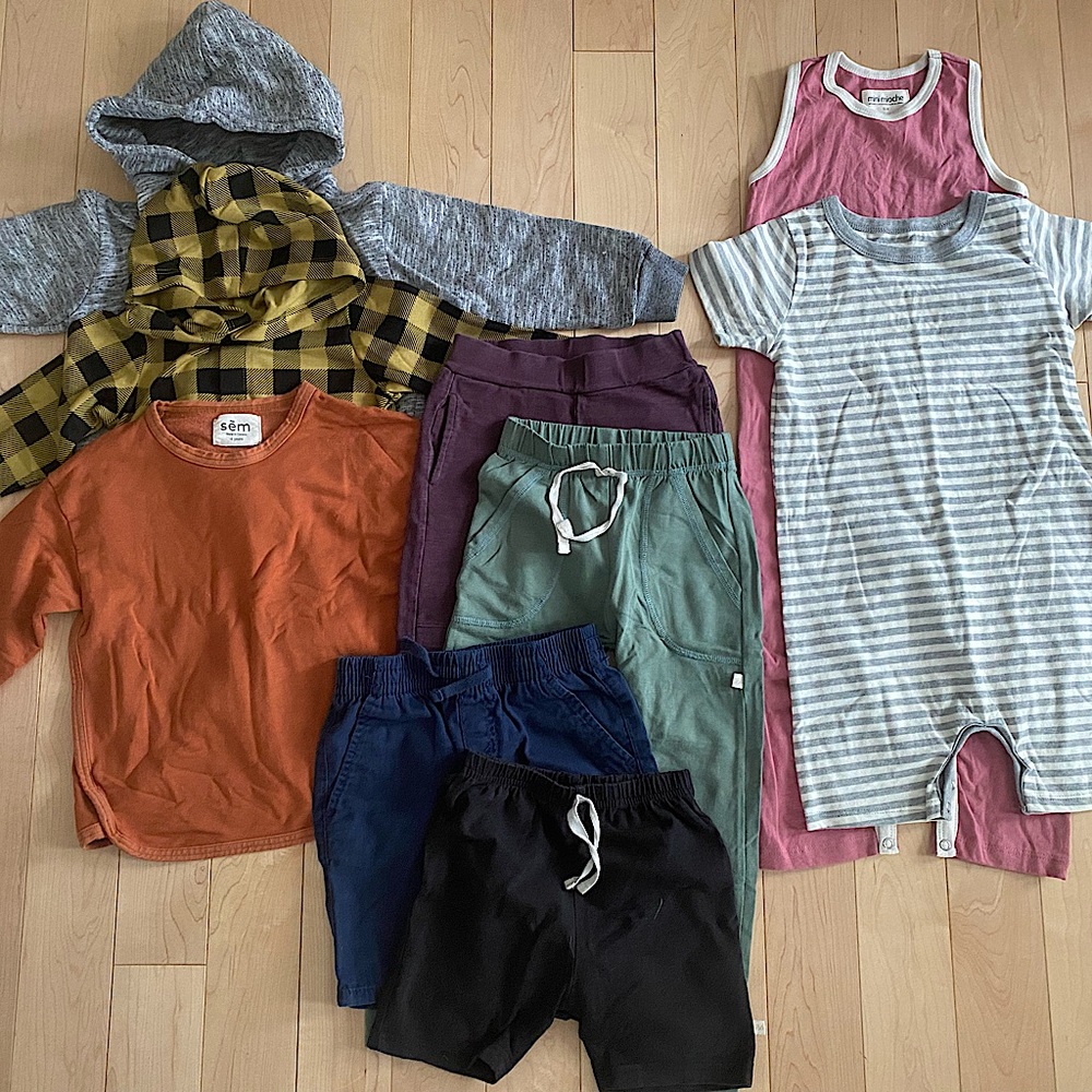 Made in 🇨🇦 3-4T clothing bundle